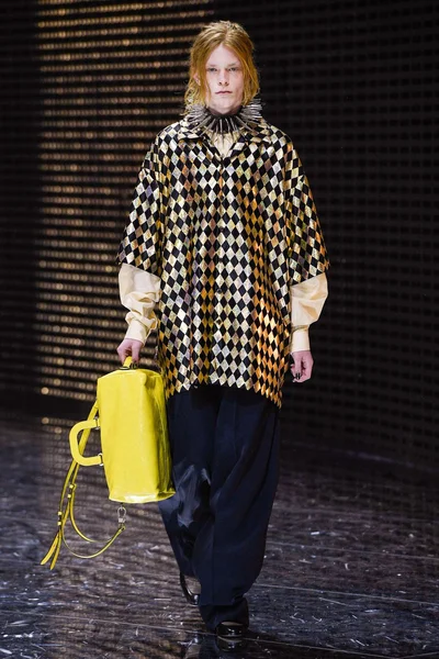 Look 57